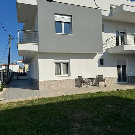 Apartament Adoniss Apartmentss 2 *