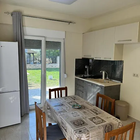 Apartament Adoniss Apartmentss 2