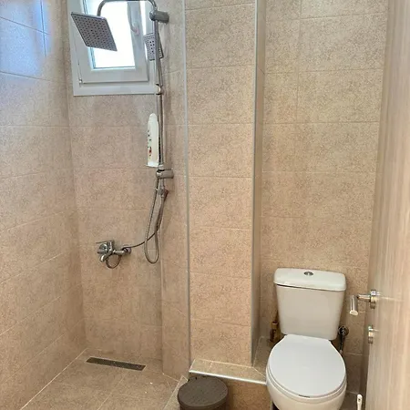 Adoniss Apartmentss 2